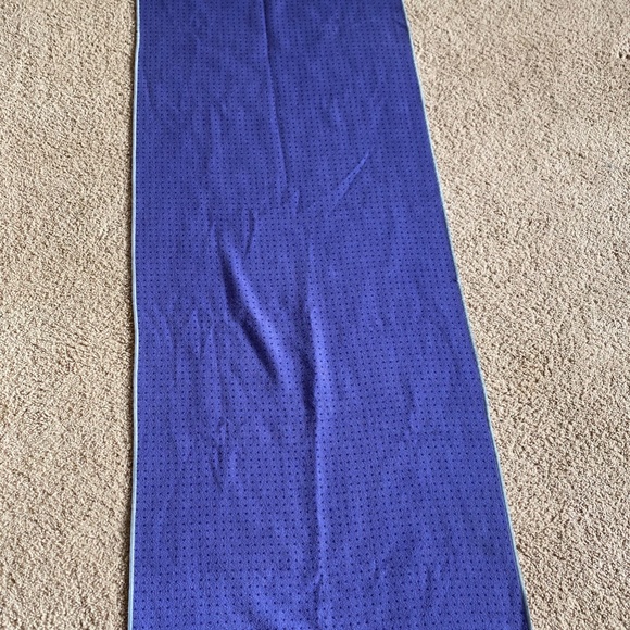 Fittoes Skid-less Yoga Towel - Picture 3 of 4